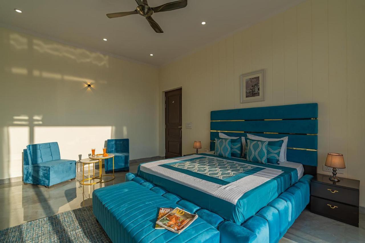 Stayvista At Blanc Belle With Outdoor Pool Sohna Buitenkant foto